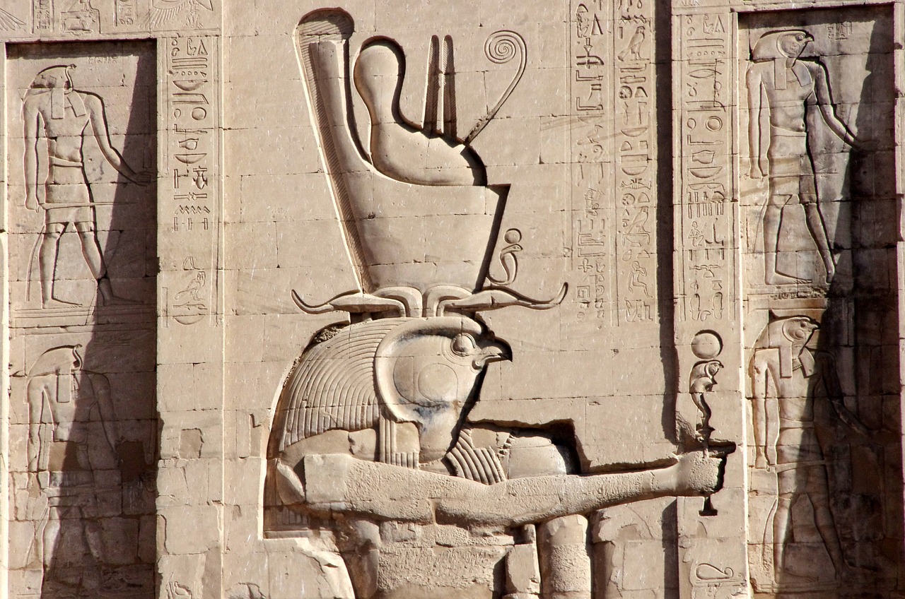 Horus. Photo by DEZALB. Pixabay.