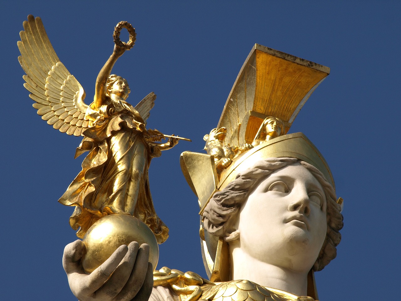 Atenea. Photo by misterfarmer. Pixabay.